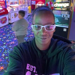 Meet your Posher, Jeannette